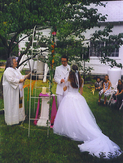 Pastor Wedding Ceremony on Wedding Of Stephen And Nissa